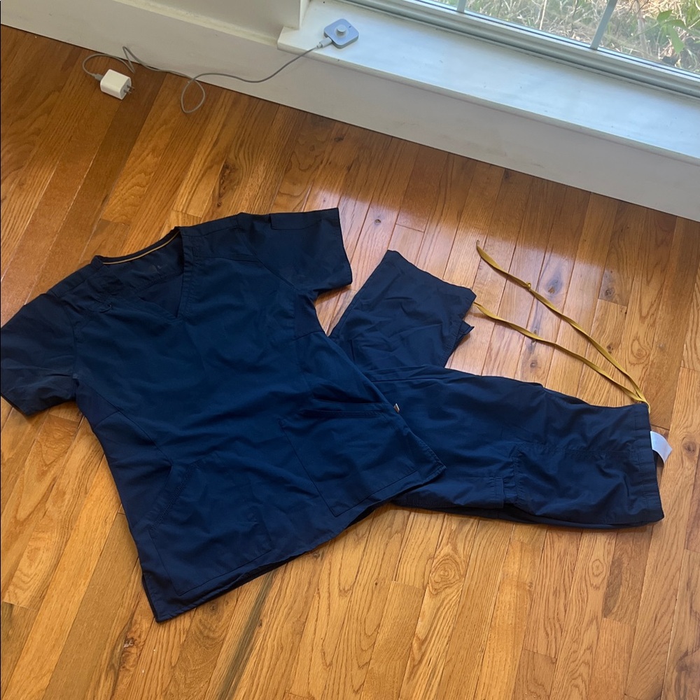 Carhartt Navy Blue Women's Scrub Top and Pants Set